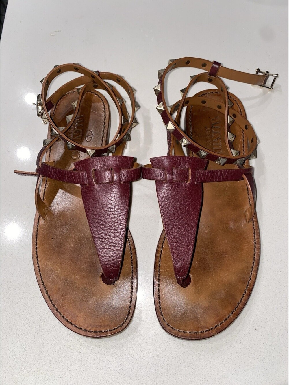 Valentino Garavani Rockstud Burgundy Leather Thong Ankle Wrap Flat Sandals 35.5